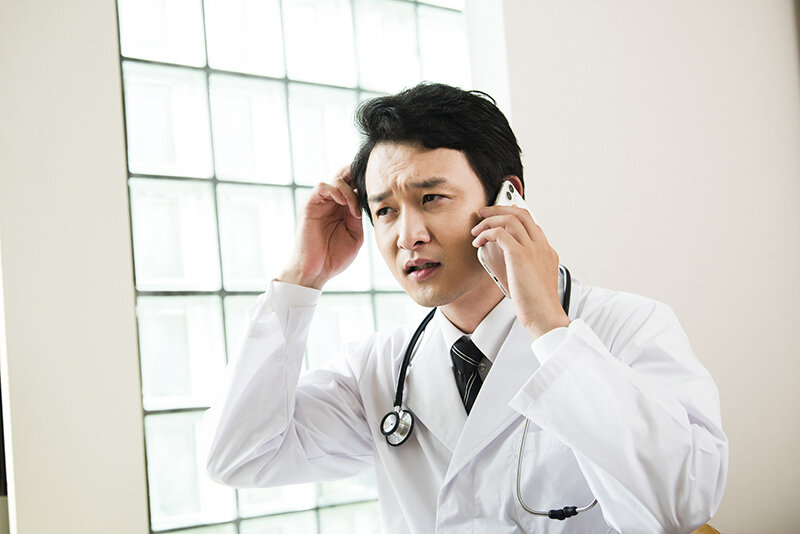 「院長、電話です」「えっ!?」退職代行業者からまさかの〈退職連絡〉...現場スタッフの職務放棄に、法的措置はとれるのか？