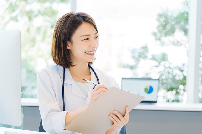 内科医の平均年収はいくら？勤務医・開業医の違いと収益を伸ばすポイント