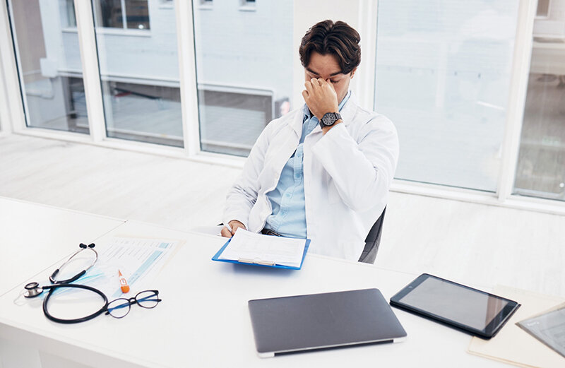 開業医が赤字になる原因とは？赤字リスクを抑える準備と経営安定のポイントを解説