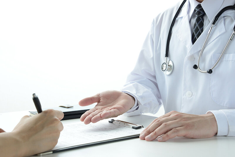 雇用契約作成のポイント...医師・看護師・医療事務...職種や雇用形態ごとに必ず入れておくべき「労働契約の基本事項」を解説