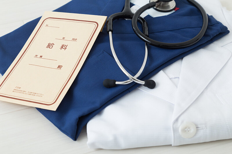 循環器内科医の年収はいくら？勤務医・開業医の収入構造とキャリアの考え方